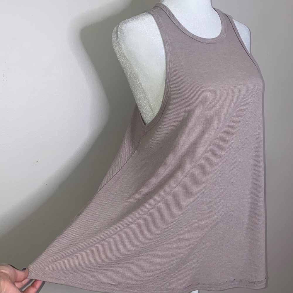 Dress Forum Flowy Racerback Tank - Picture 3 of 12
